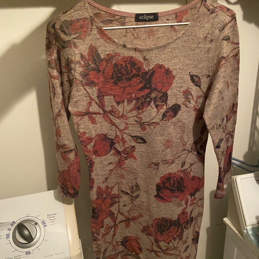 Rose Patterned Body Con Dress - Picture 2 of 6